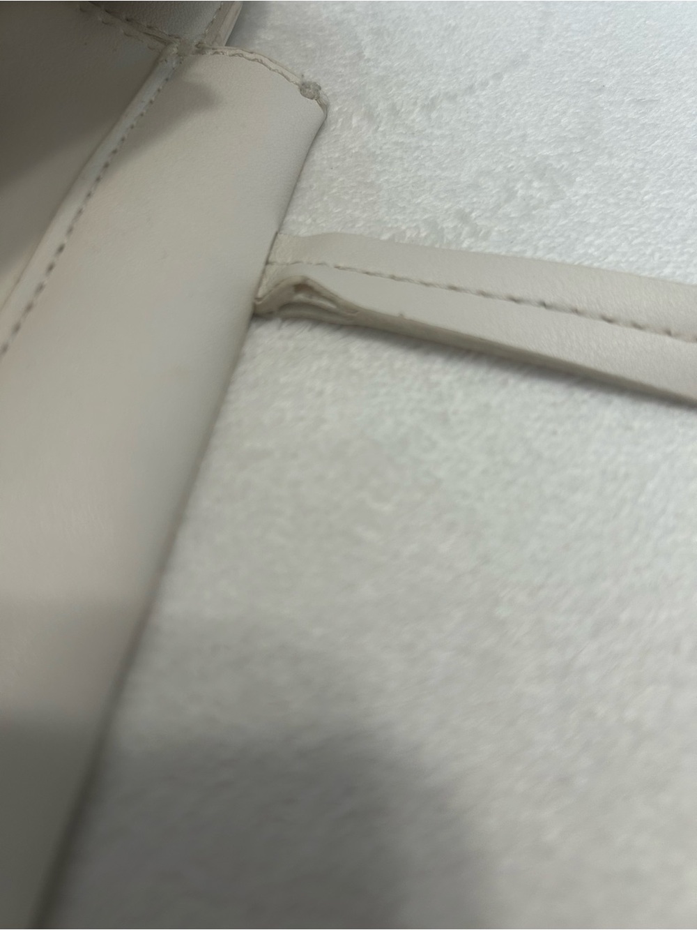 Steve Madden Cream Quilted Tote with Logo and removable  cross body strap - Picture 14 of 14